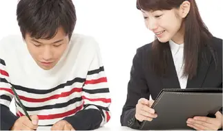 高校卒業のための学習に加え、大学受験を目指す人へ向けた個別指導カリキュラムも対応可能です。