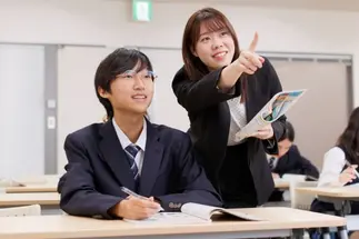 先生がたくさんいるから学習も進路もしっかりサポート