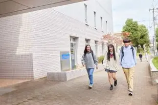 選べる登校頻度で自分のペースで学べます。