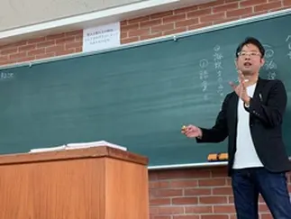 現職の高校教員が学び直しから卒業までをサポート！