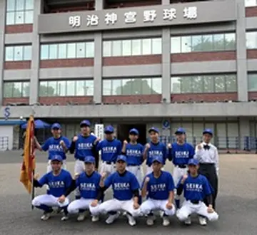 全国大会で日ごろの練習成果を発揮し、３位入賞を果たしました！(神宮球場にて)