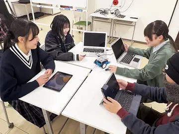 ゲームプログラム講座、イラスト講座、フィットネス講座、推し括などで同じ趣味の友達を見つけられます！