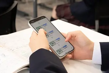 スマートフォンやタブレット、パソコンからアクセスできる新学習システム！