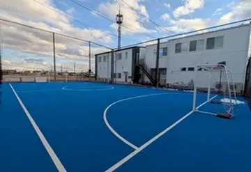 グラウンドを併設