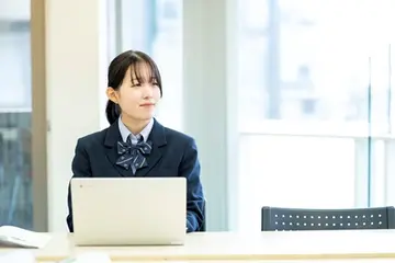 スマホ・タブレットでもOK！インターネット環境があれば、いつでもどこでも学習に取り組むことができます。
