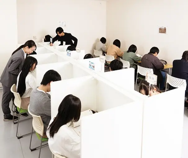 人の目が気になる方も安心して授業を受けられる教室があります！