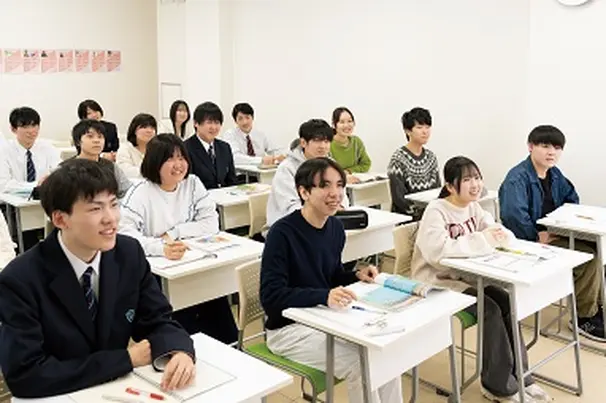 集団授業は、先生も生徒もみんな真剣！！