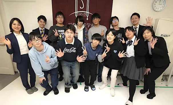 見学や相談は随時受け付け中。見学は平日11:00~15:00がおすすめ。是非、在校生の普段の様子をご見学ください。お気軽にお問い合わせください。