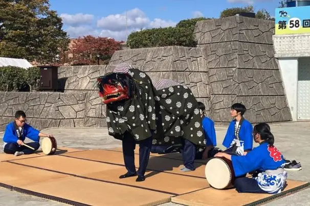 60年間途絶えていた、地域の獅子舞。生徒たちのチカラで復活し、みんなの元気を取り戻すことができました。