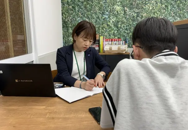 週に1回のコーチング面談で学習管理を行います。